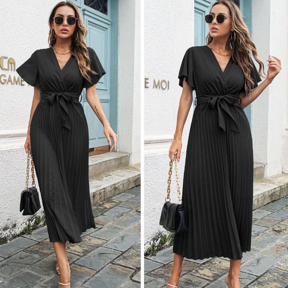 Firefly Lane Boutique1 Dresses & Skirts - Never a Dull Moment Pleated Midi Dress